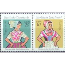 ALO1419MAB-SE-TENANT INVERTIDO COSTUMES POPULARES DA DANÇA SOBARIANA - ALEMANHA ORIENTAL - 1972 - MINT