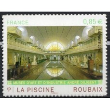 FRAZ0467M-SELO A PISCINA - MUSEU DA ARTE E DA INDÚSTRIA ANDRÉ DILIGENT - AUTOADESIVO - FRANÇA - 2010 - MINT