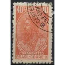 SB0240UA-SELO BICENTENÁRIO DO NASCIMENTO DE TIRADENTES - 1948 - U - VARIEDADE: PONTO BRANCO NA LAPELA