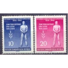 ALO0195N-SÉRIE 10º ANIVERSÁRIO DA LIBERTAÇÃO DOS CAMPOS DEPORTAÇÃO - ALEMANHA ORIENTAL - 1955 - N
