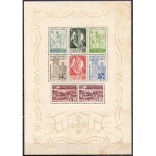 PORB003N.02-BLOCO 8º CENTENÁRIO DA MONARQUIA PORTUGUESA - PORTUGAL - 1940 - N