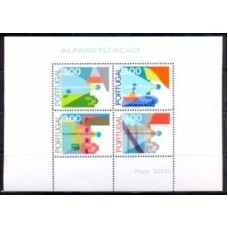 PORB018M-BLOCO ALFABETIZAÇÃO - PORTUGAL - 1976 - MINT