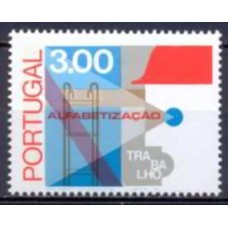 POR1305MA-SELO ALFABETIZAÇÃO DENTEAÇÃO 13,5, CONSTRUÇÃO - PORTUGAL - 1976 - MINT