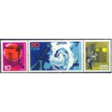 ALO1039NA-TRÍPTICO 75º ANIVERSÁRIO DO OBSERVATÓRIO DE POTSDAM - ALEMANHA ORIENTAL - 1968 - N