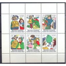 ALO1951NF-MINIFOLHA IMAGENS DO CONTO INFANTIL "SEIS HOMENS AO REDOR DO MUNDO" - ALEMANHA ORIENTAL - 1977 - N