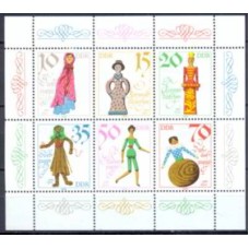 ALO2135NF-MINIFOLHA BONECAS ANTIGAS - ALEMANHA ORIENTAL - 1979 - N