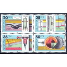 ALO2216MQ-QUADRA GEOFÍSICA/APARELHOS DE MEDIÇÃO PARA ESTUDOS DA ESTRUTURA TERRESTRE - ALEMANHA ORIENTAL - 1980 - MINT