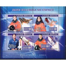 GUB2286MF-MINIFOLHA EM MEMÓRIA AOS ASTRONAUTAS VÍTIMAS DA DESINTEGRAÇÃO DA NAVE COLÚMBIA - GUINÉ BISSAU - 2007 - MINT