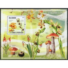STPB0505M-BLOCO COGUMELOS E ORQUÍDEAS - SÃO TOMÉ E PRÍNCIPE - 2009 - MINT - MARCA DE DOBRA NO CANTO INFERIOR ESQUERDO